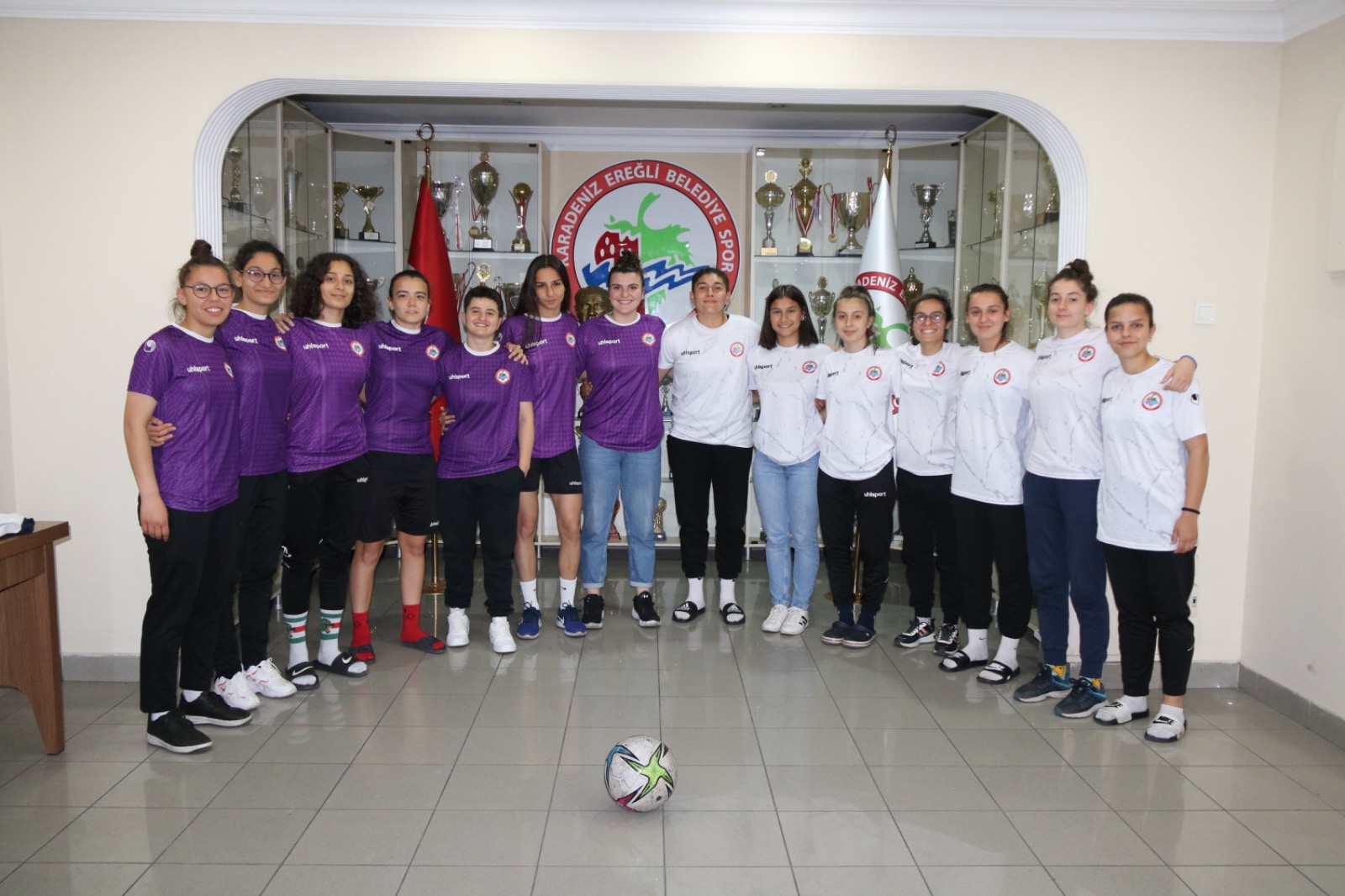 Ereğli Belediyespor Kadın Futbol Takımında transfer çalışmaları sürüyor