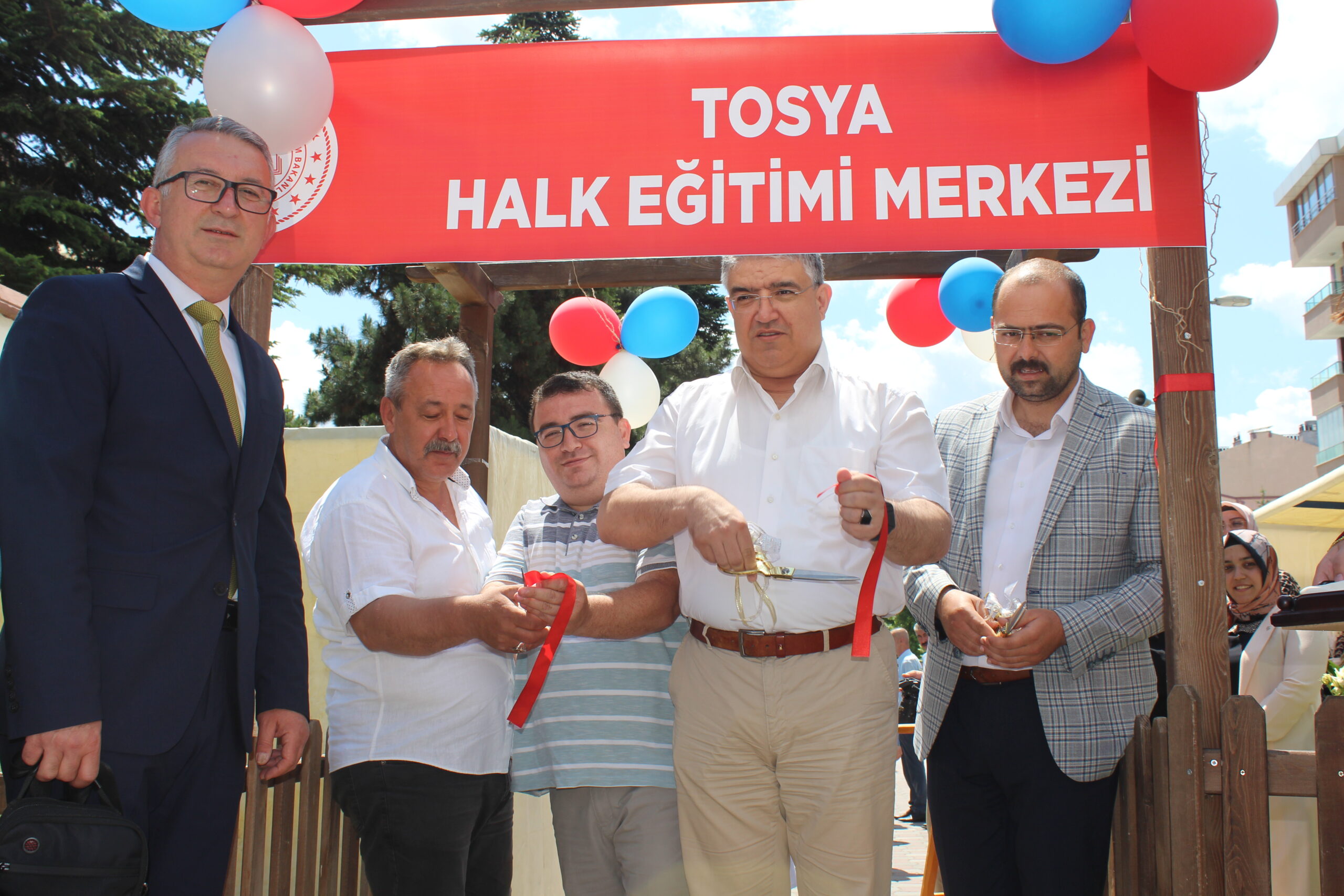 Tosya’da Halk Eğitim Merkezi sergisi açıldı