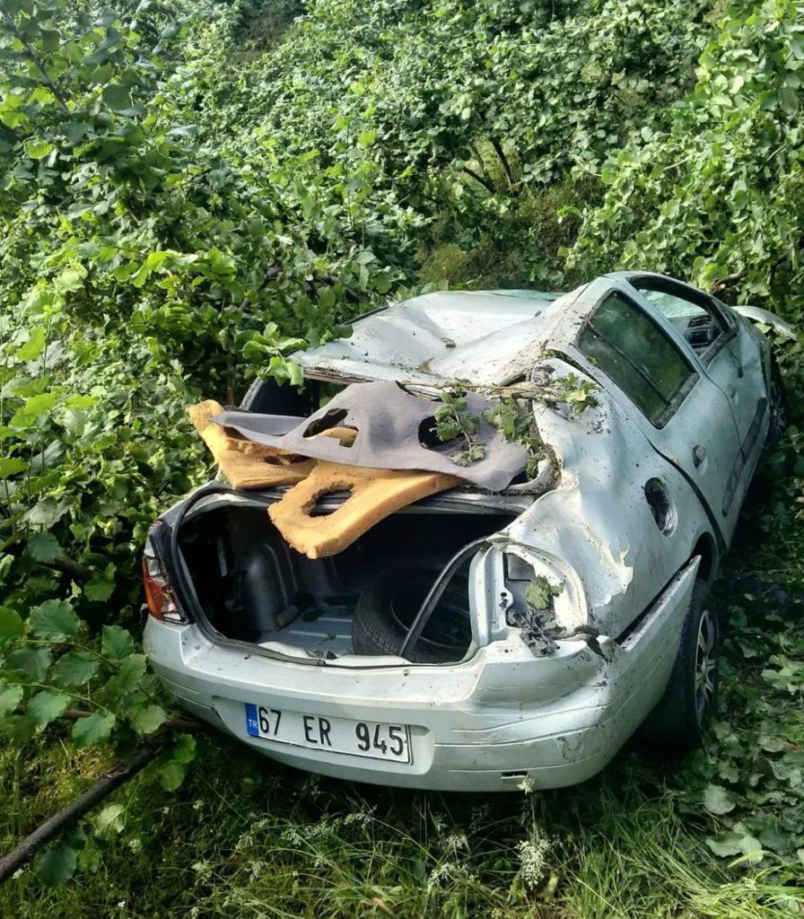 Zonguldak’ta fındık bahçesine devrilen otomobildeki 1 kişi öldü, 1 kişi yaralandı