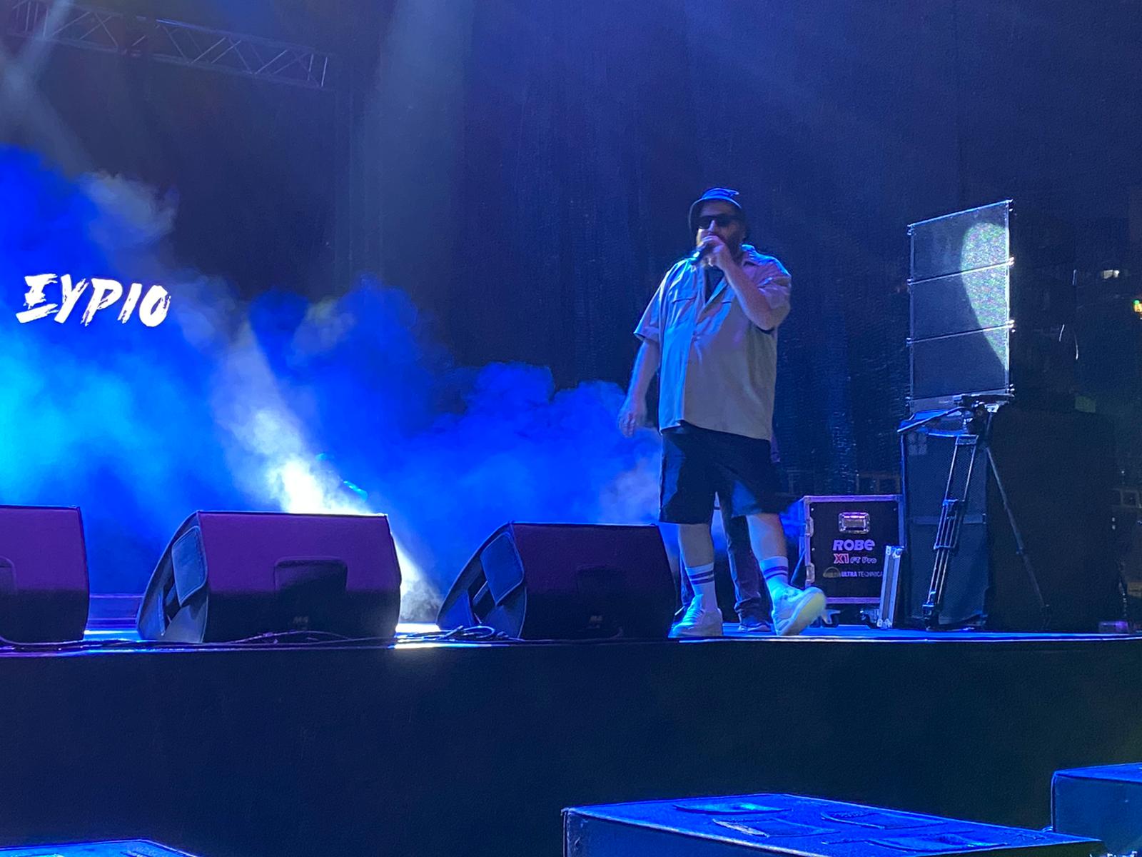 Zonguldak’ta yaz konserleri kapsamında şarkıcı Eypio sahne aldı