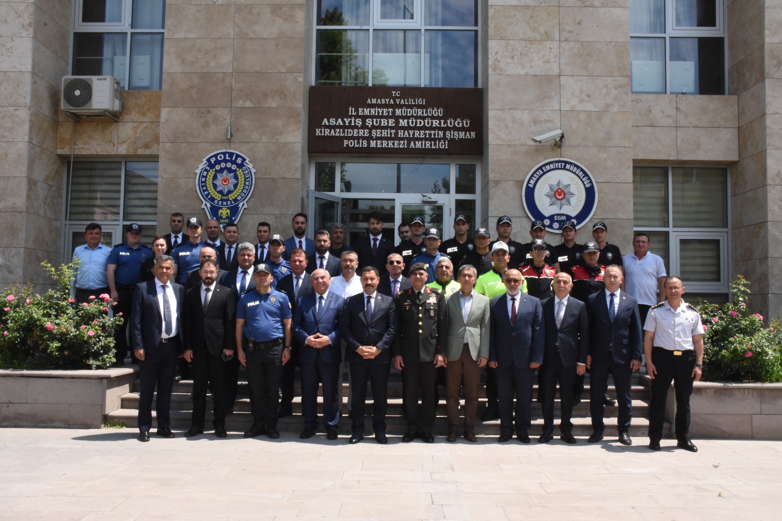 Amasya’da protokol üyelerinden görevi başındaki kamu personeline ziyaret