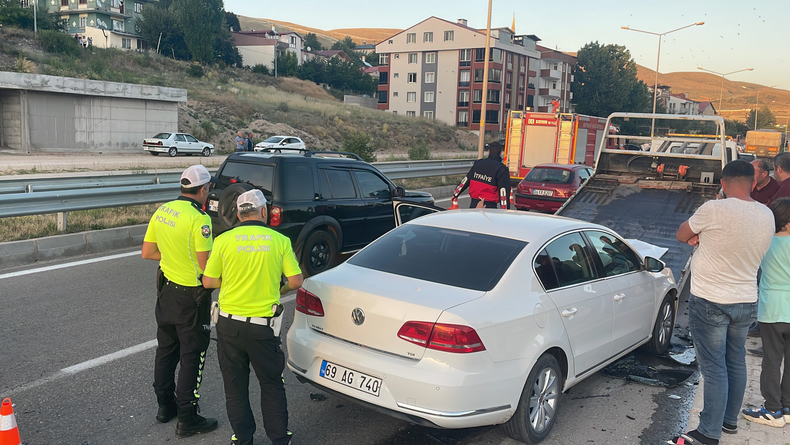 Bayburt’ta iki otomobilin çarpıştığı kazada 5 kişi yaralandı
