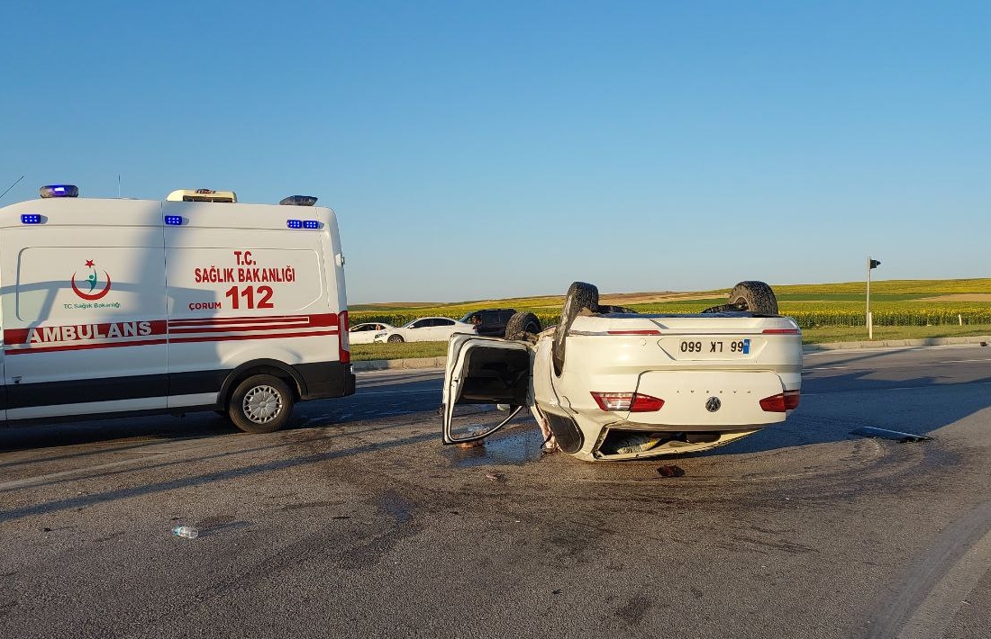 Çorum’da iki otomobilin çarpıştığı kazada 4 kişi yaralandı