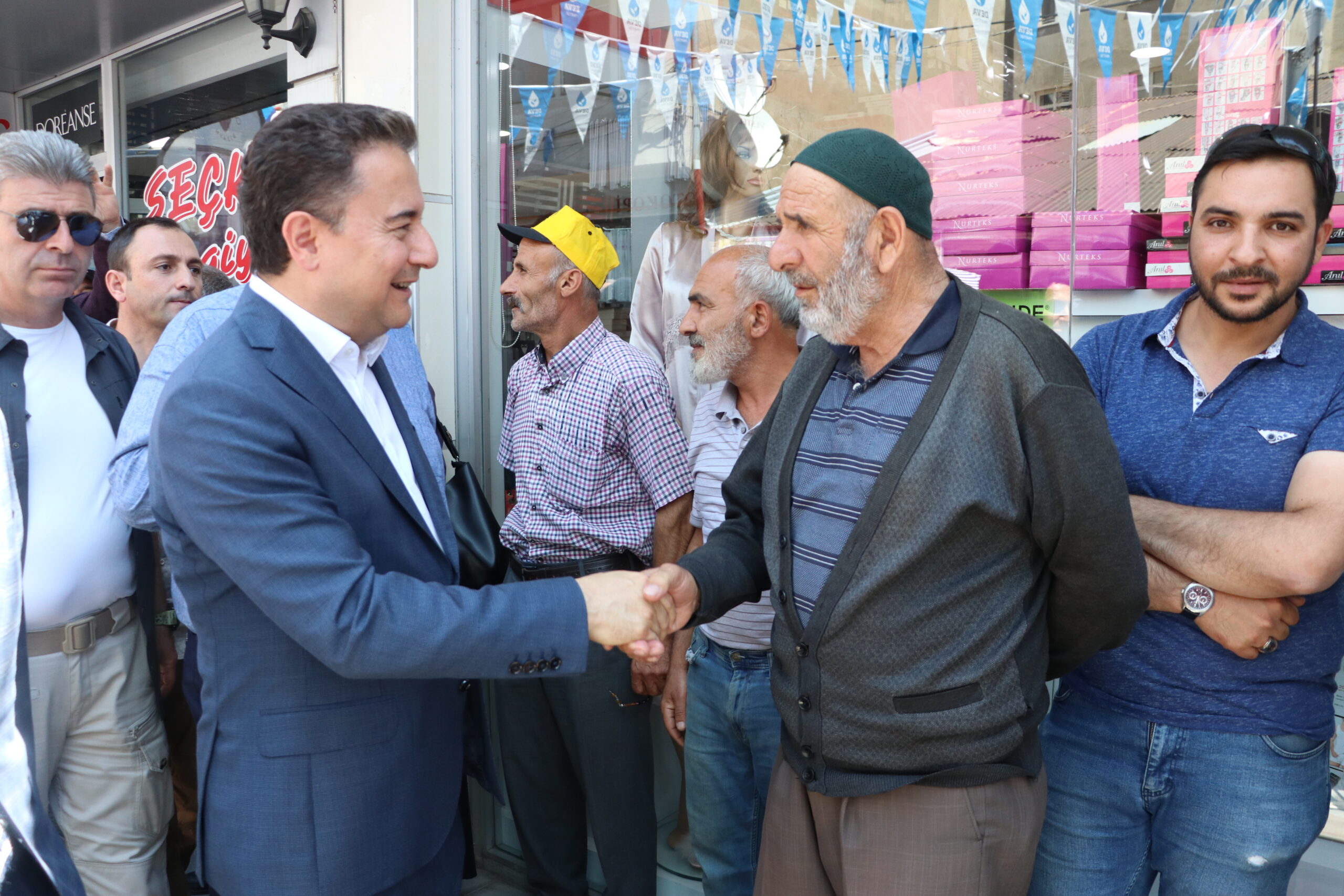 DEVA Partisi Genel Başkanı Babacan, Bayburt’ta ziyaretlerde bulundu