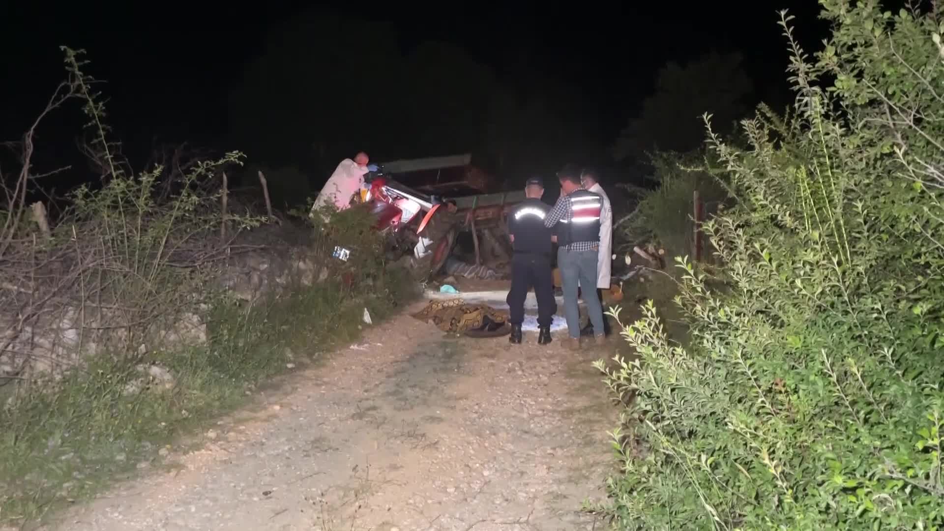 GÜNCELLEME – Karabük’te devrilen traktörün altında kalarak ölen 2 kişi toprağa verildi