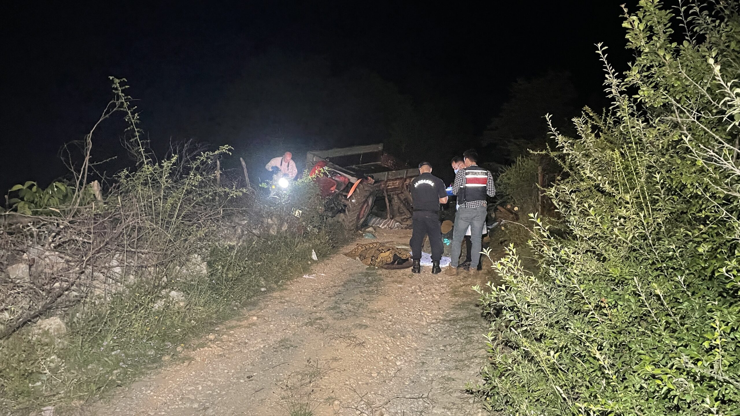 Karabük’te devrilen traktördeki 2 kişi öldü, 2 kişi yaralandı