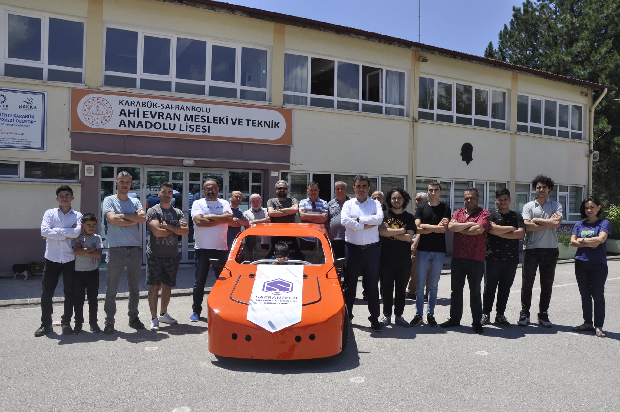 Karabük’te lise öğrencilerinin tasarladığı elektrikli araç TEKNOFEST’te yarışacak