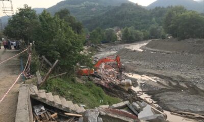 Karabük’te selden zarar gören evlerin yıkımına başlandı