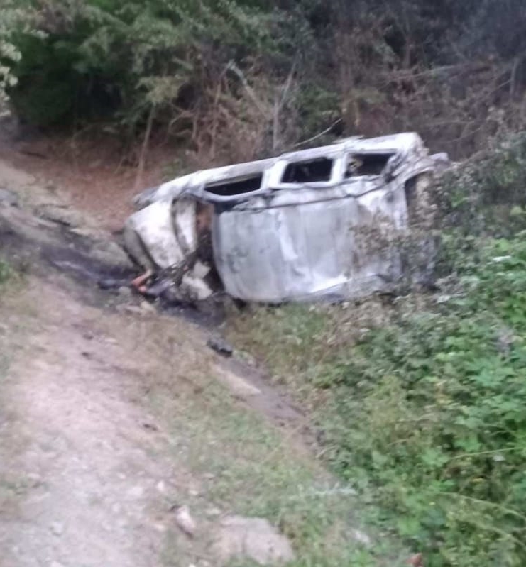 Samsun’da devrildikten sonra alev alan otomobilin sürücüsü hayatını kaybetti