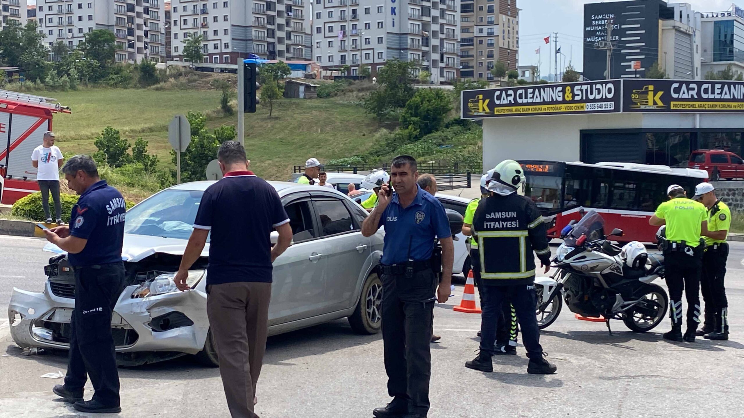 Samsun’da iki otomobil çarpıştı, 7 kişi yaralandı