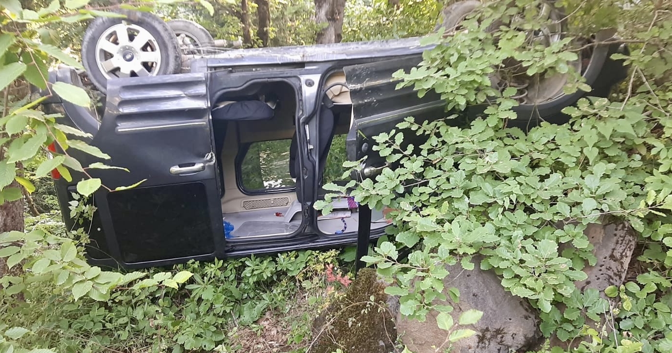 Trabzon’da otomobil uçuruma devrildi, bir kişi yaralandı