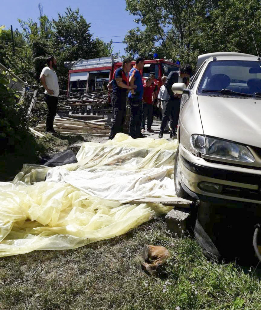 Zonguldak’ta el frenini çekmeyi unuttuğu otomobilinin altında kalan kişi öldü
