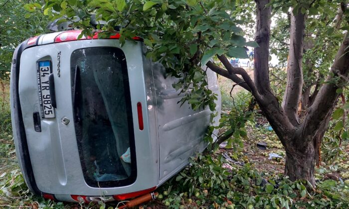 Amasya’da devrilen hafif ticari araçtaki 5 kişi yaralandı