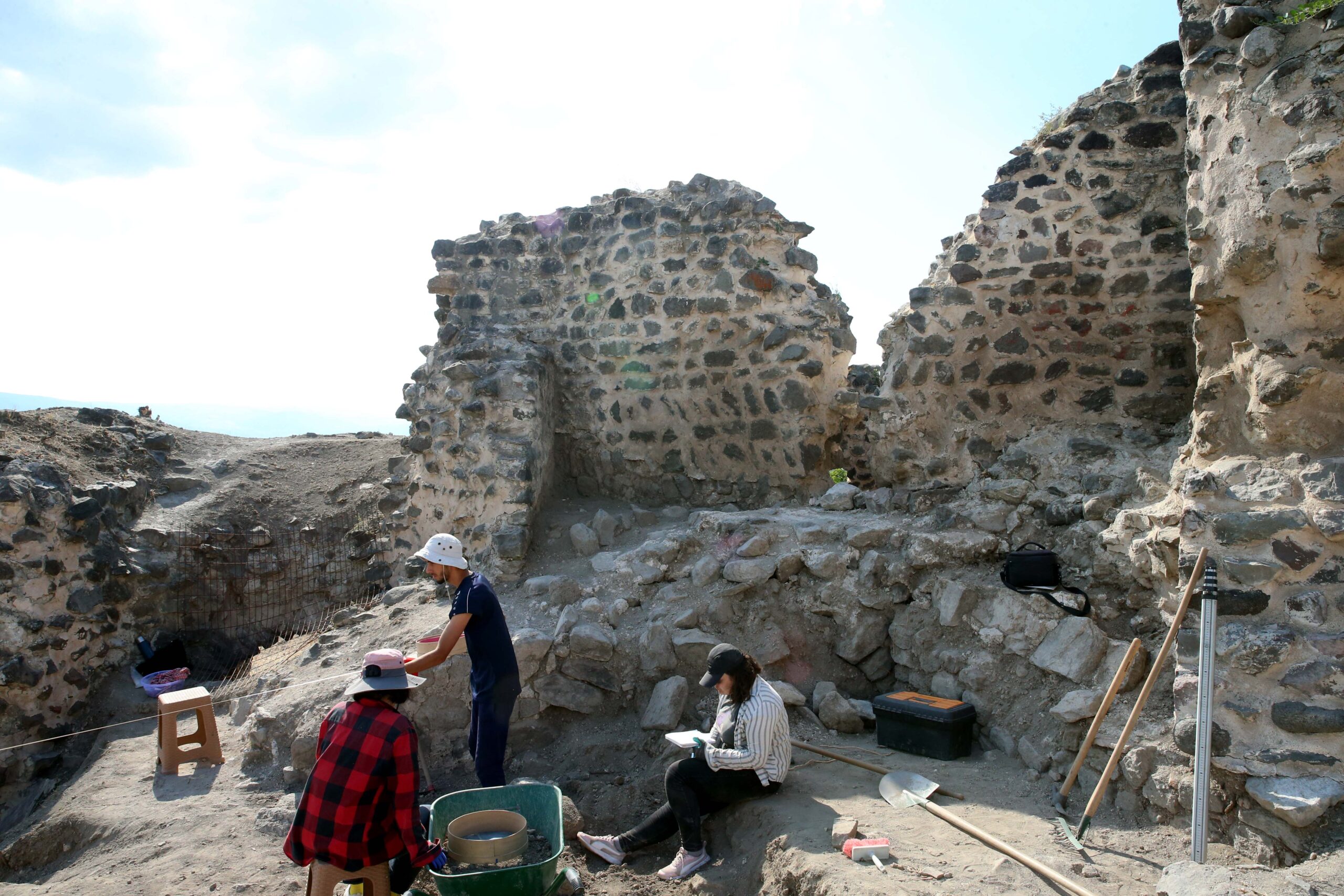 Niksar Kalesi’nde kazı çalışmaları başladı