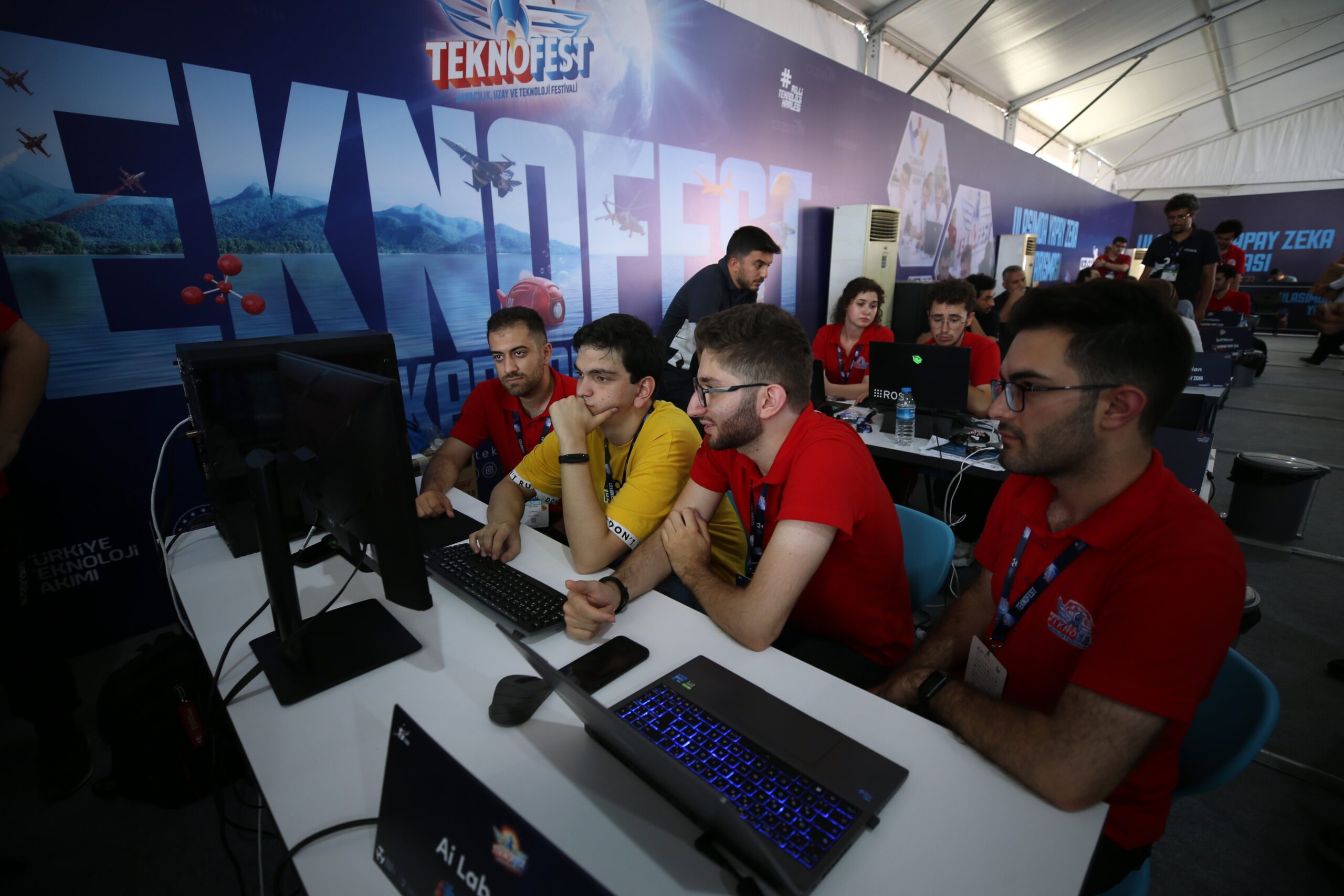 TEKNOFEST KARADENİZ Trabzon yarışmaları devam ediyor