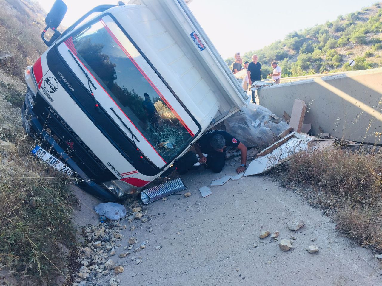 Tokat’ta iki kamyonetin çarpıştığı kazada 4 kişi yaralandı