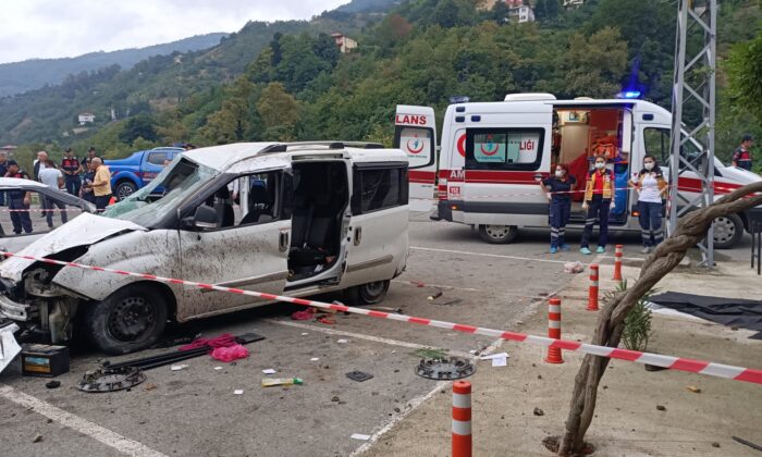 Trabzon’da 4 gün önce evlenen çifti trafik kazası ayırdı