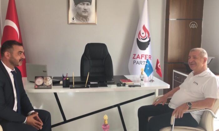 Zafer Partisi Genel Başkanı Özdağ, Amasya’da ziyaretlerde bulundu
