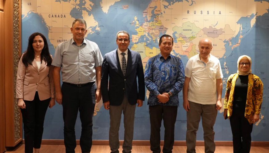 Endonezya’nın Ankara Büyükelçisi İkbal, Karabük’te ziyaretlerde bulundu