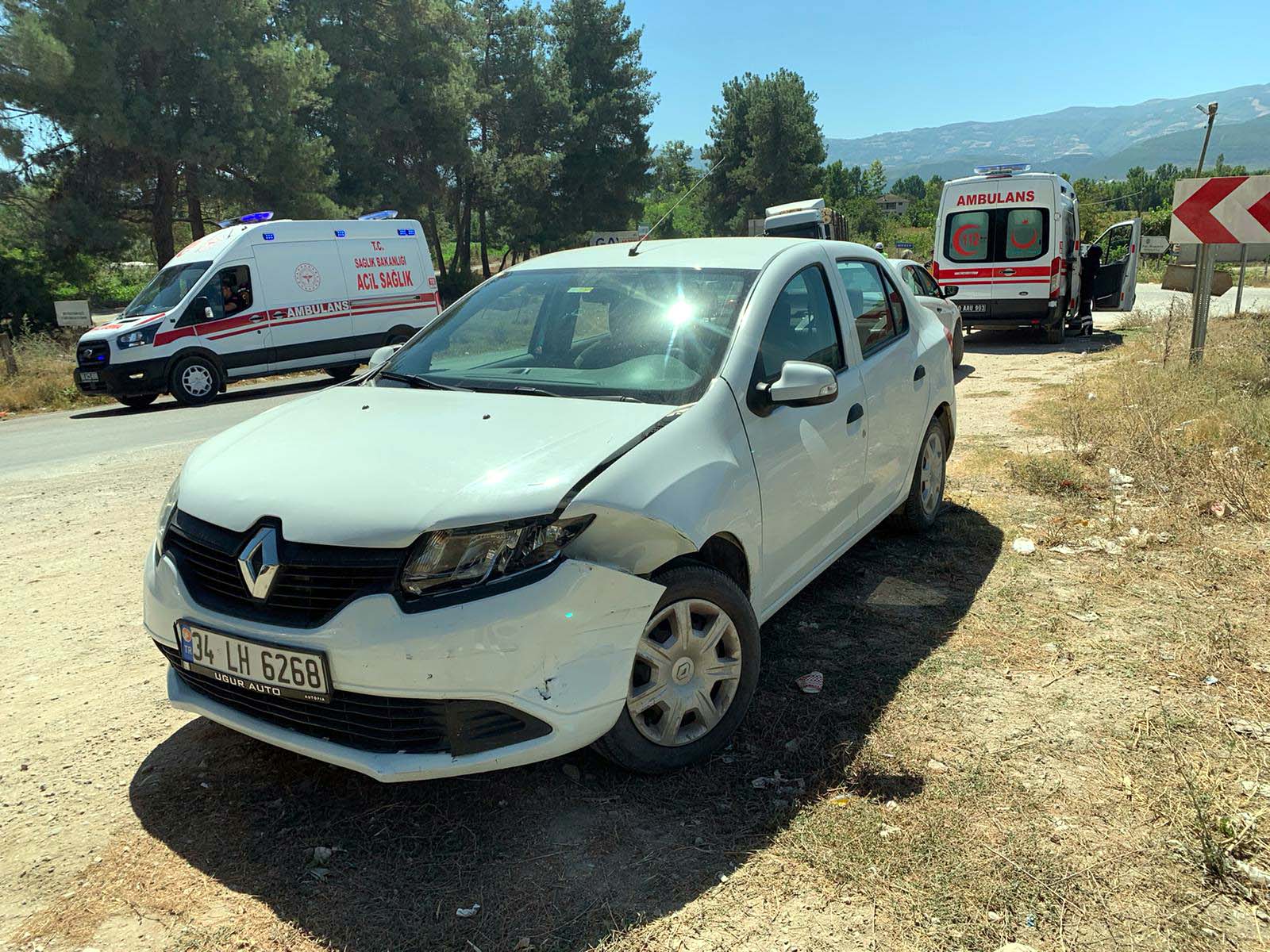 Tokat’ta iki otomobilin çarpıştığı kazada 3 kişi yaralandı