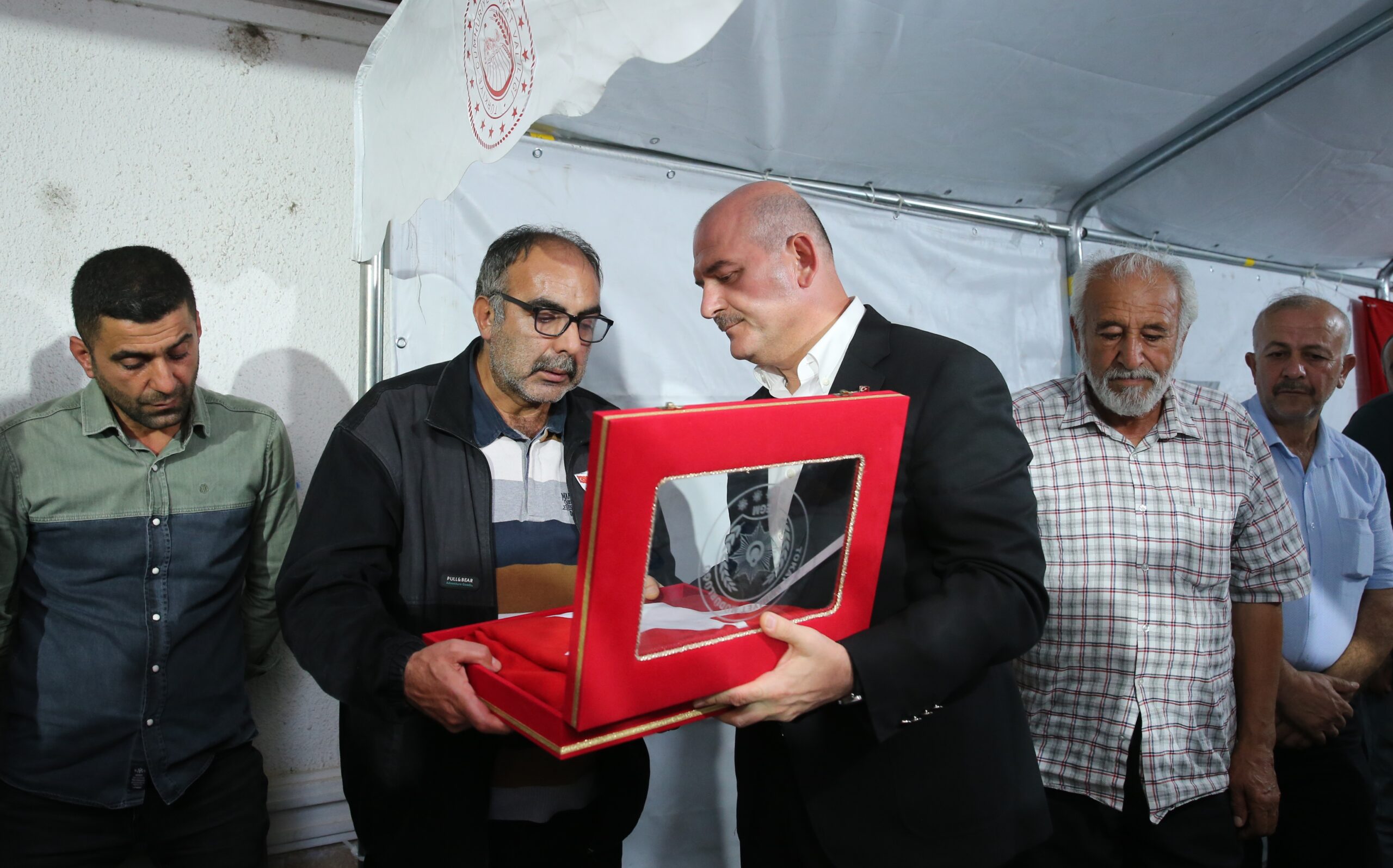 Bakan Soylu, Tokat’ta şehit Çalışgan’ın ailesine taziye ziyaretinde bulundu