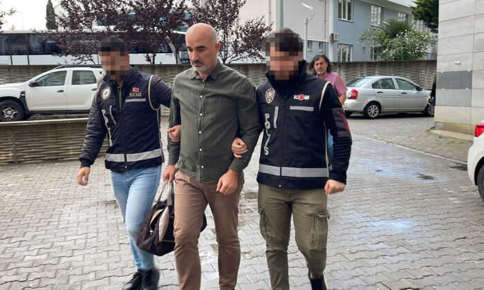 Samsun’da FETÖ operasyonunda yakalanan 6 şüpheli adliyede