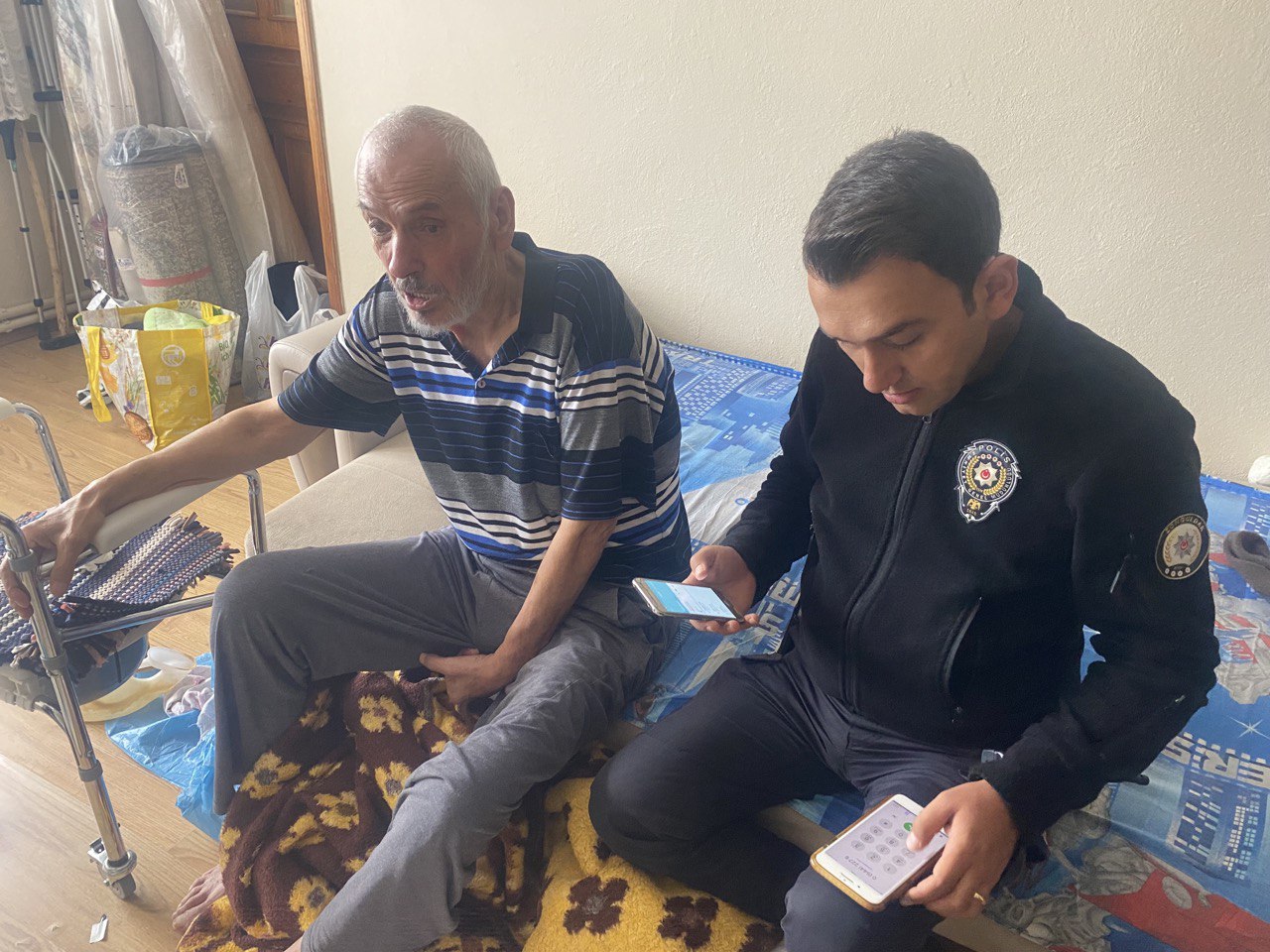 Zonguldak’ta evde yalnız kalınca korkan yatalak hasta ekipleri harekete geçirdi