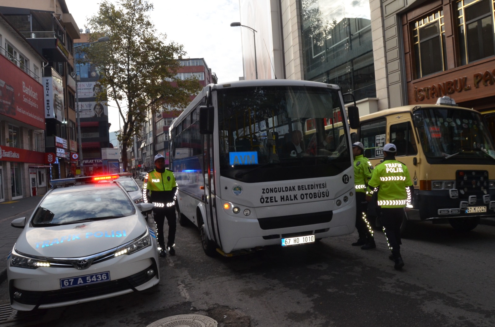 Zonguldak’ta polis ekiplerinden kent merkezinde trafik denetimi