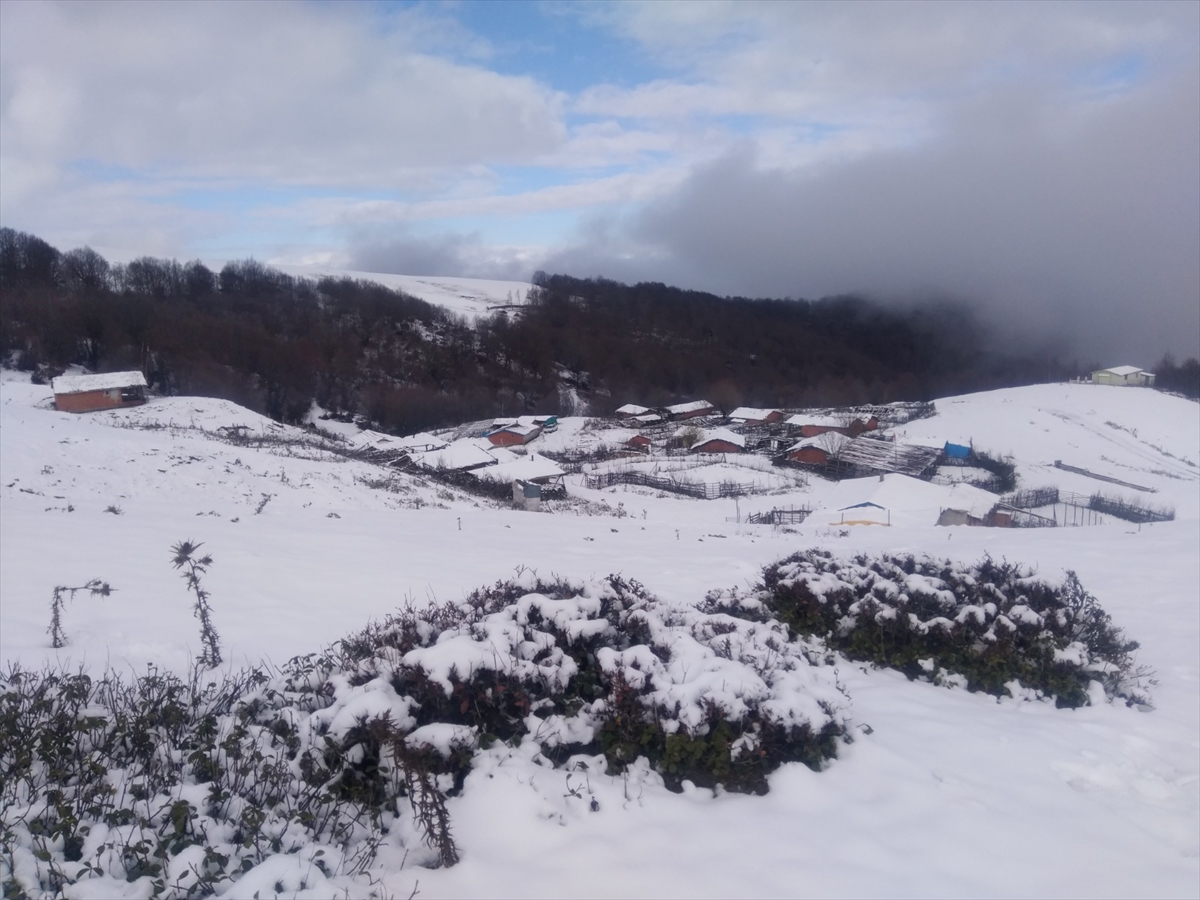 Amasya’nın yüksek kesimlerinde kar etkili oldu