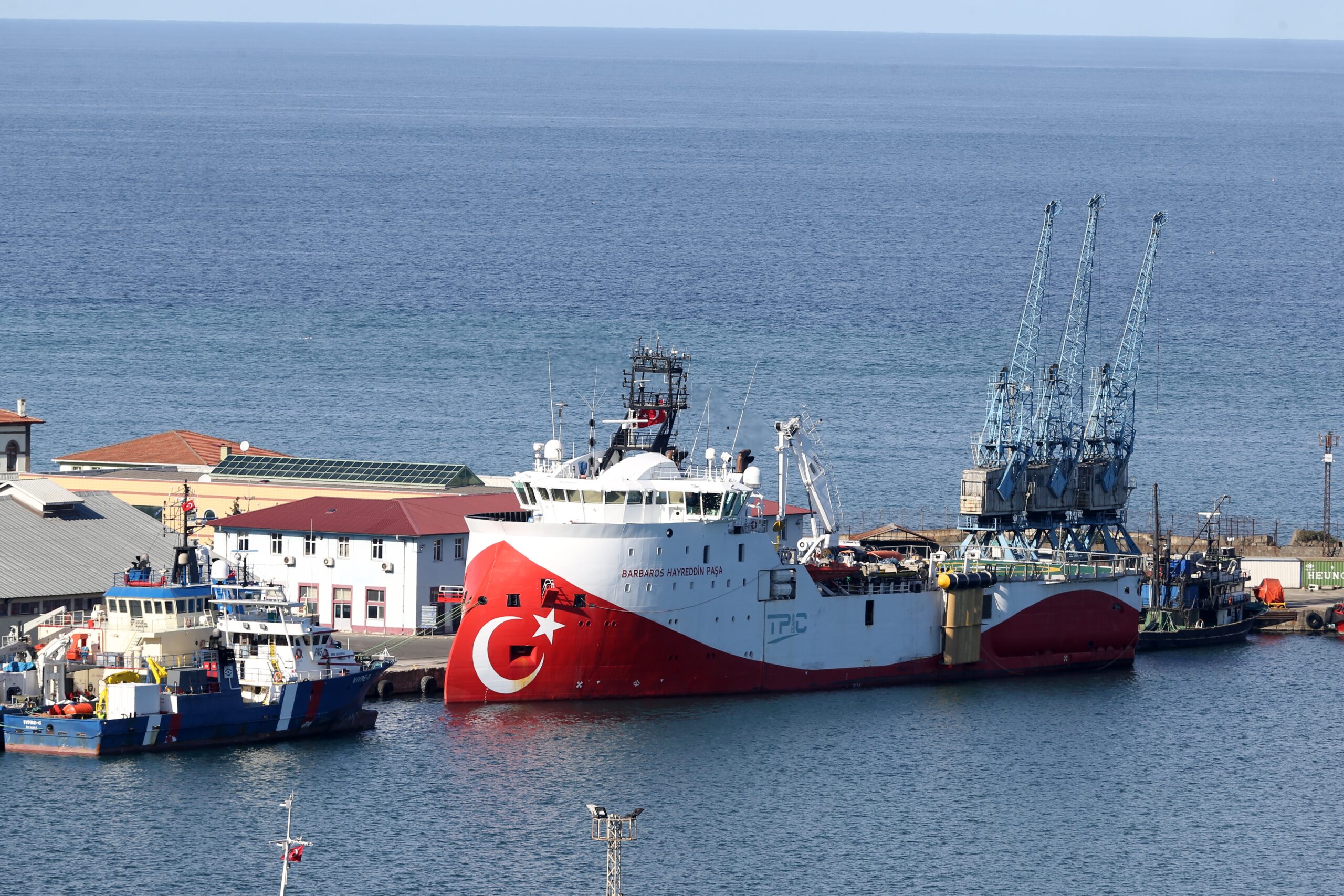 “Barbaros Hayrettin Paşa” sismik araştırma gemisi Trabzon Limanı’na geldi