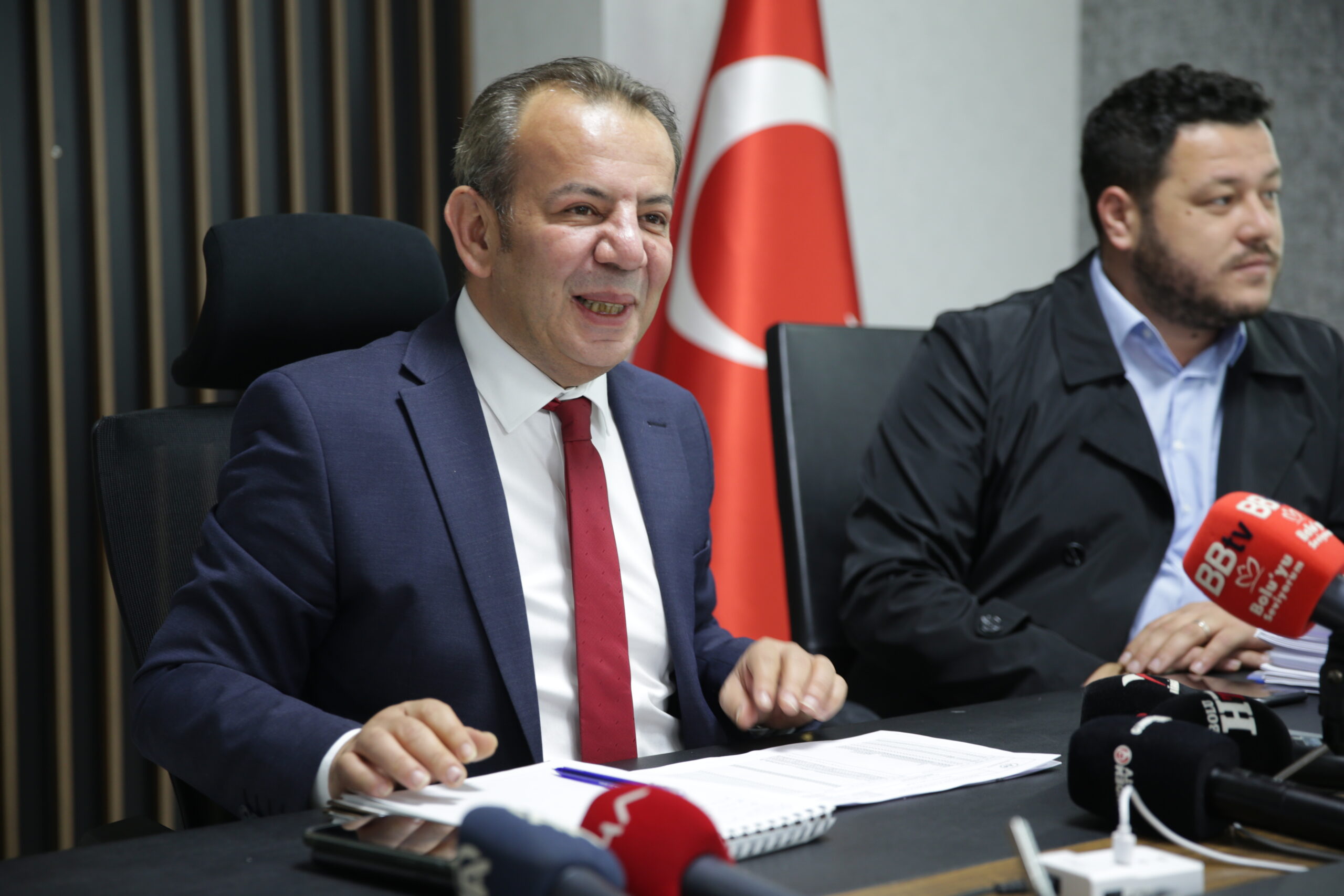 Bolu Belediye Başkanı Özcan, basın toplantısı düzenledi