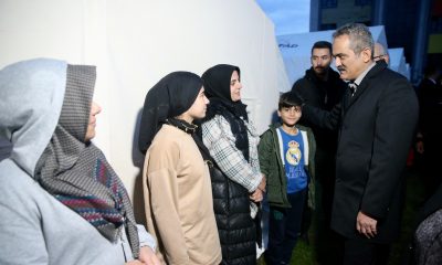 Milli Eğitim Bakanı Özer, Düzce’de depremzedeleri ziyaret etti