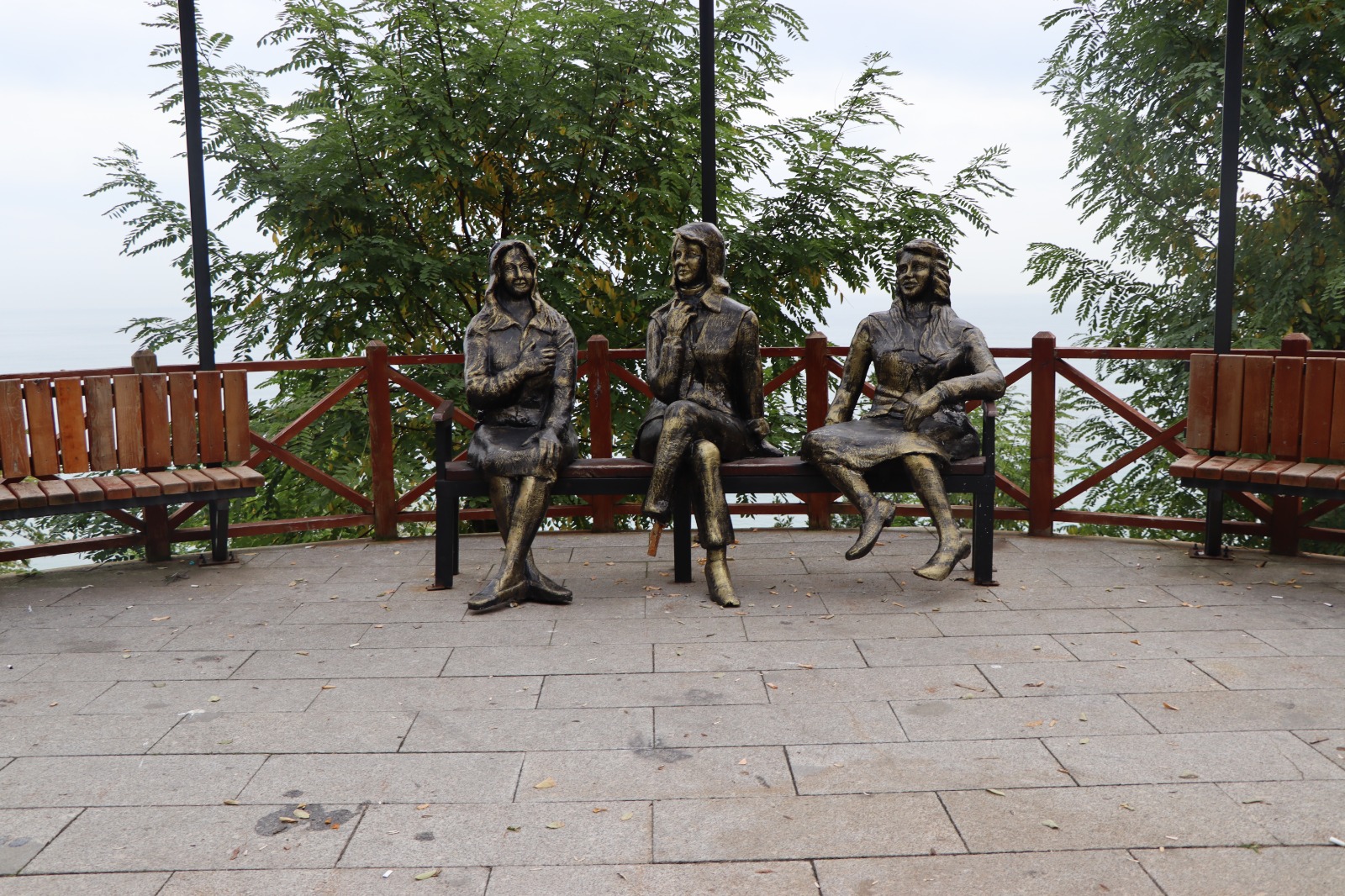 Ordu’da “üç kız heykeli” yine tahrip edildi