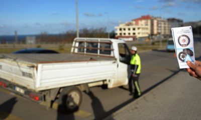 Sinop’ta ticari araç sürücülerine kış lastiği bilgilendirilmesi yapıldı