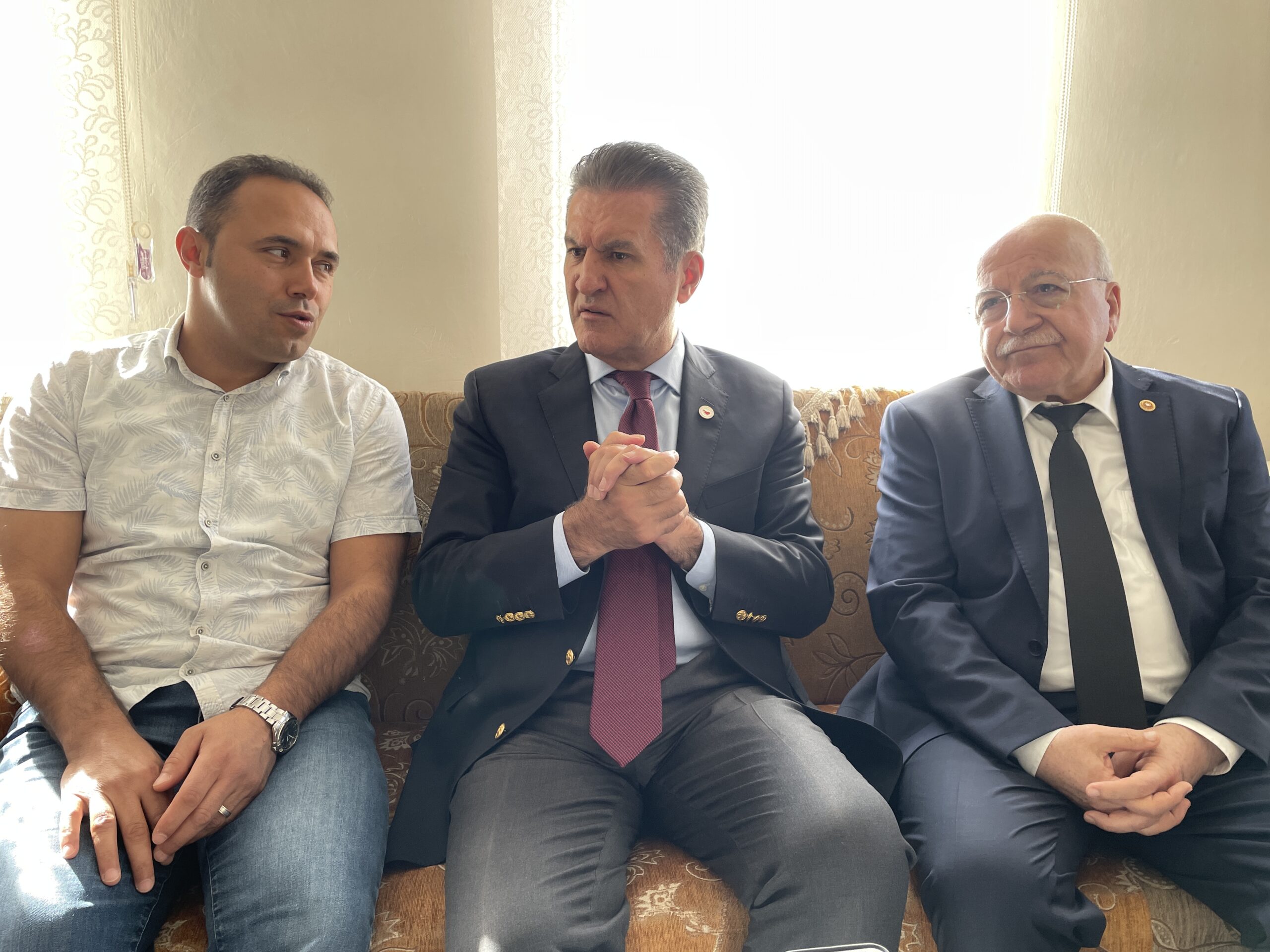 TDP Genel Başkanı Sarıgül, Amasra’daki patlamadan yaralı kurtulan madenciyi ziyaret etti