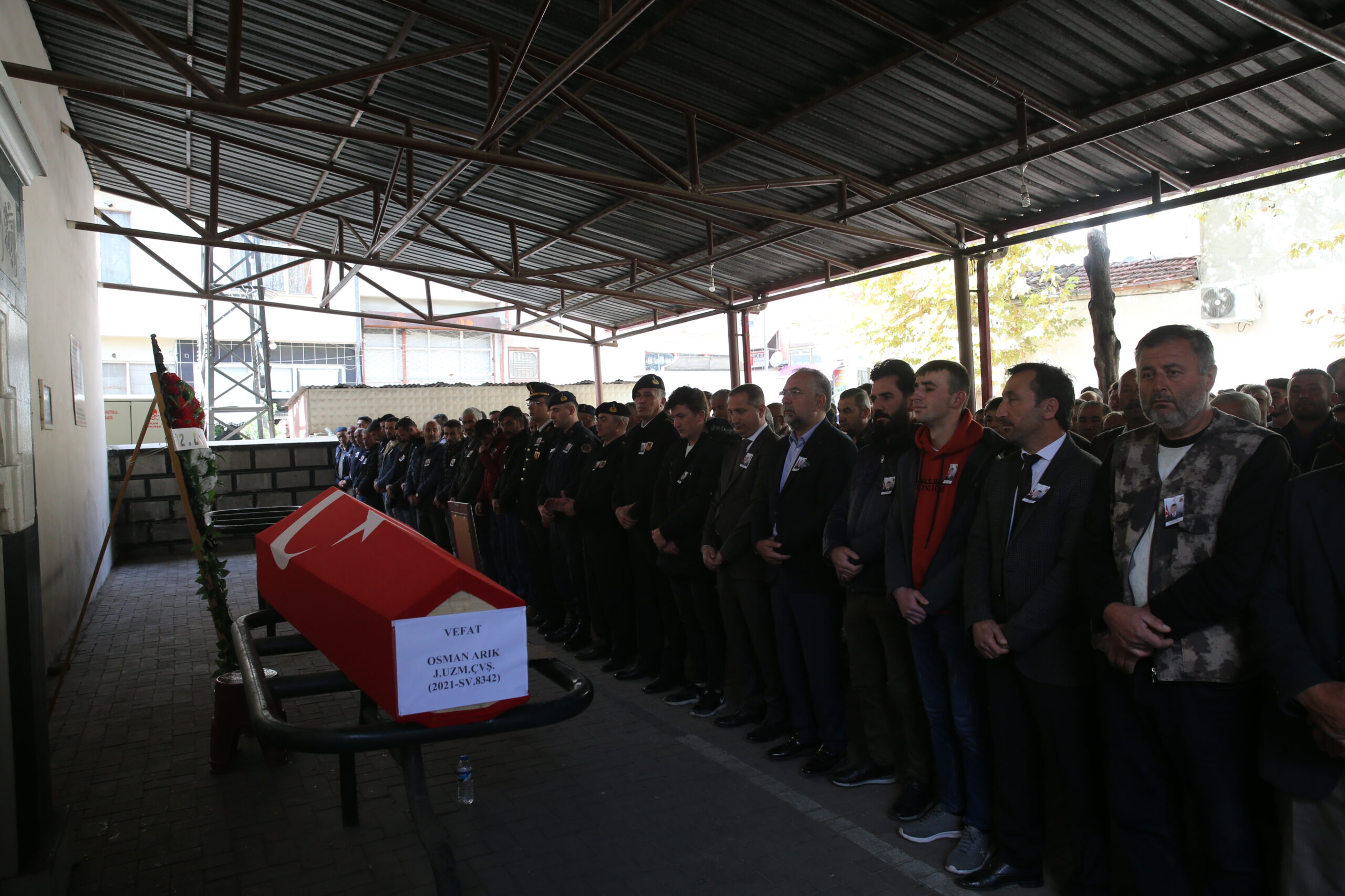 Trafik kazasında hayatını kaybeden Uzman Çavuş Arık’ın cenazesi Tokat’ta toprağa verildi