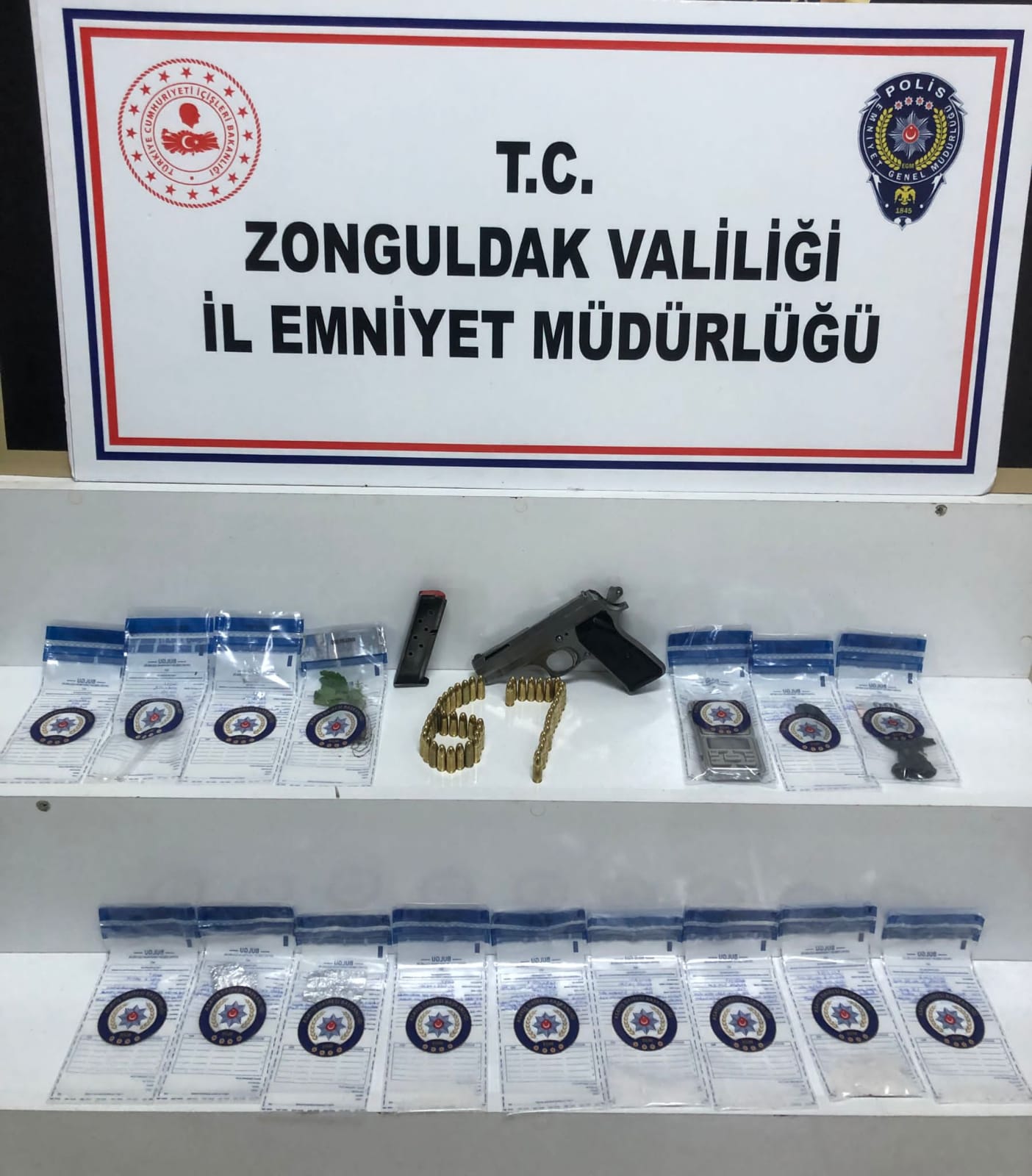 Zonguldak’ta uyuşturucu operasyonunda yakalanan 4 zanlıdan 3’ü tutuklandı