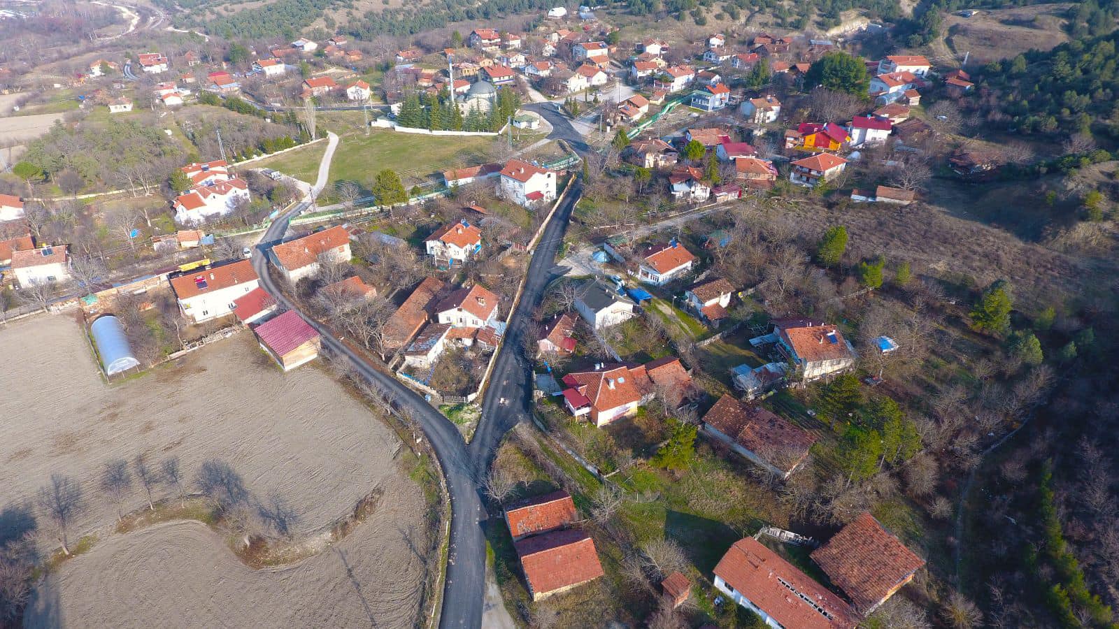Eskipazar’da köy yollarına 17,3 kilometre asfalt serildi