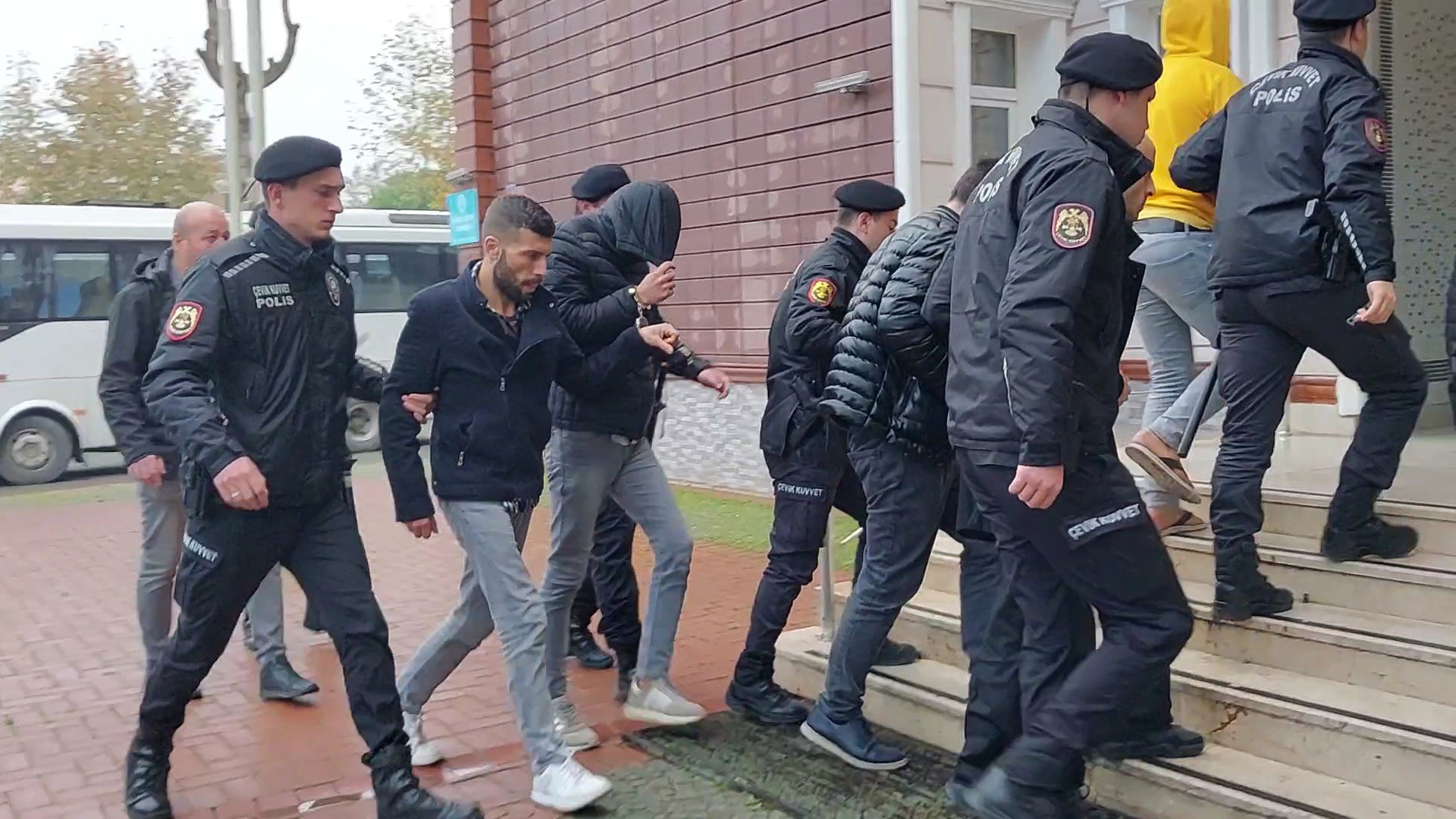 GÜNCELLEME – Samsun’da uyuşturucu operasyonunda yakalanan 5 zanlı tutuklandı