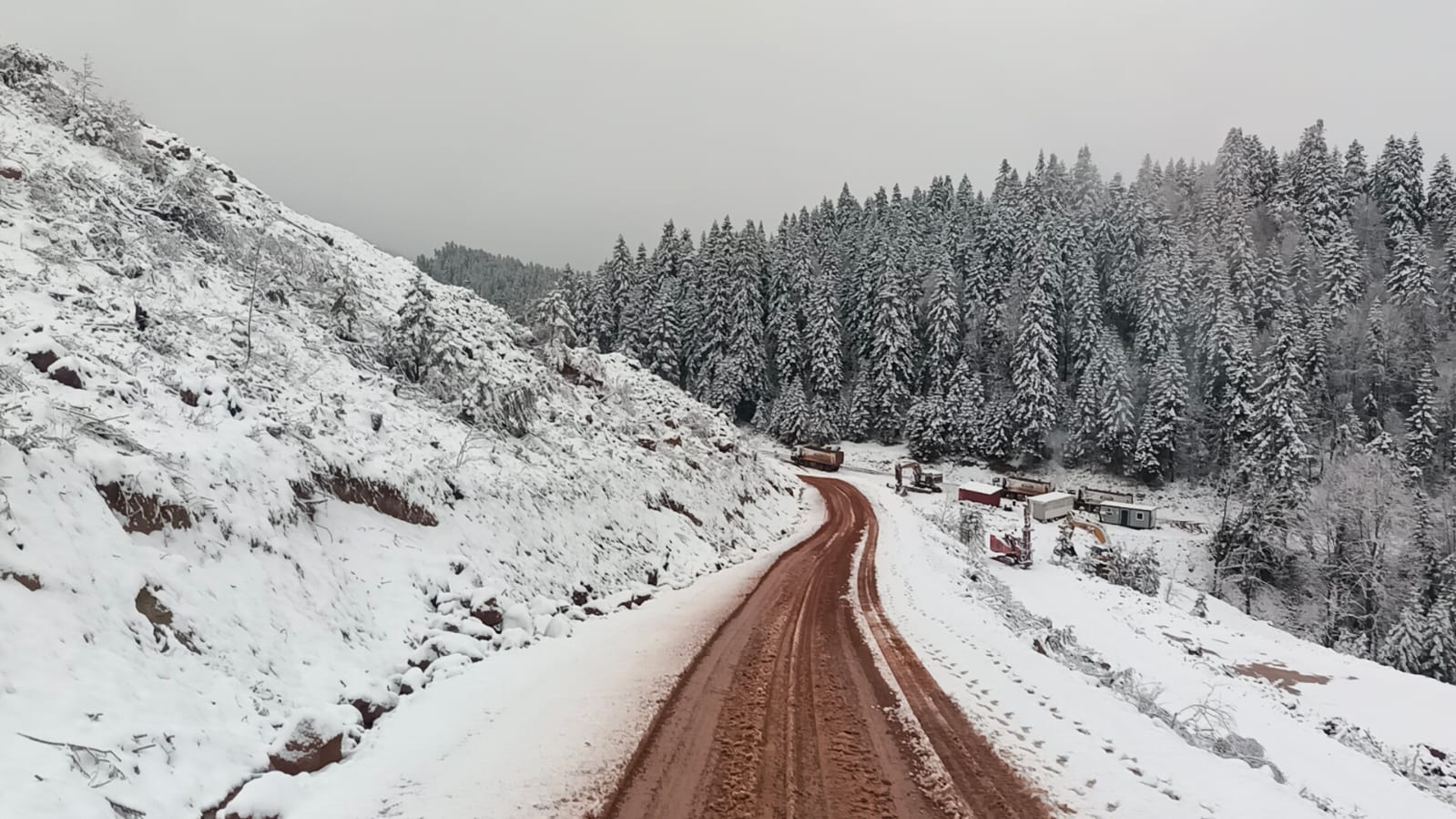Sinop’un  yüksek kesimlerinde kar etkili oldu