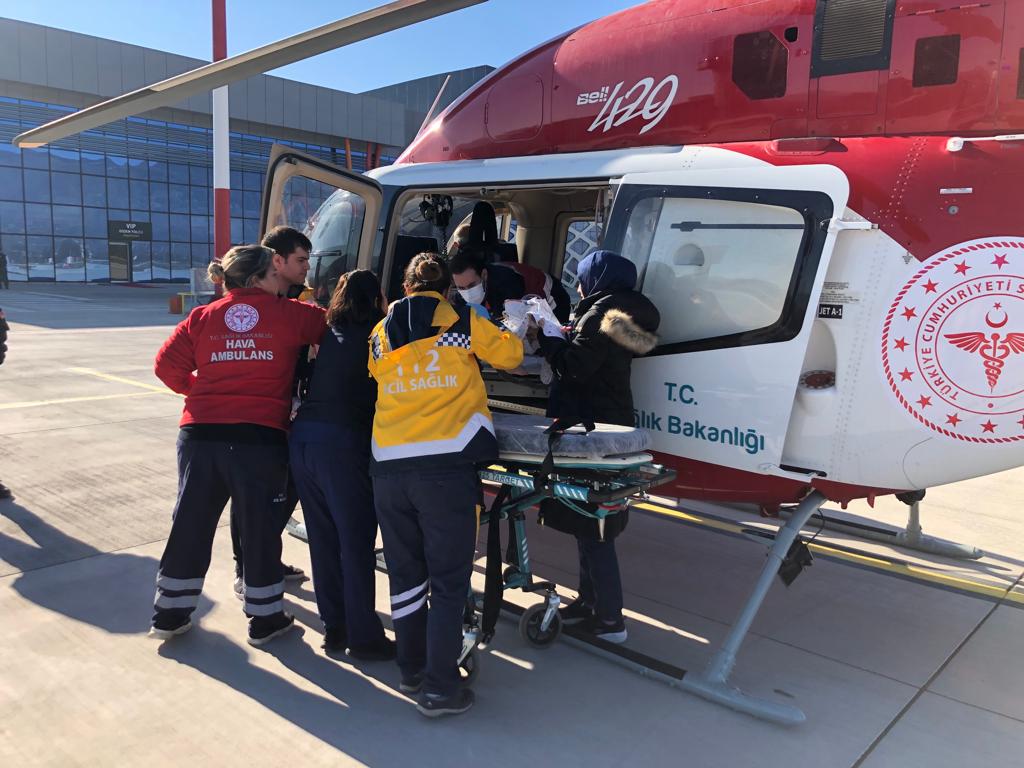 Ambulans helikopter 1,5 yaşındaki bebek için havalandı