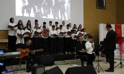 Bayburt’ta Türk halk müziği korosu konser verdi