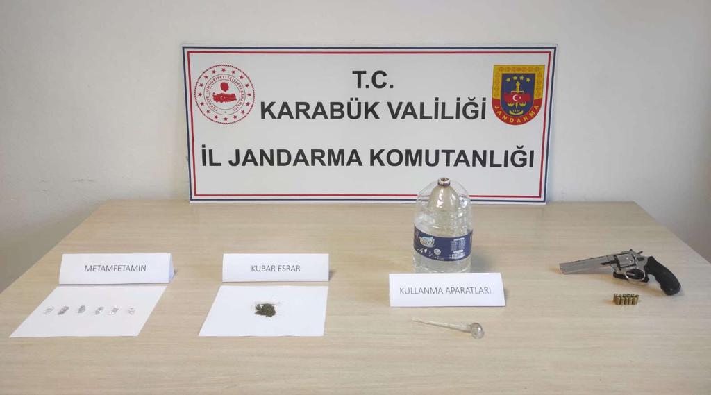 Karabük’te uyuşturucu operasyonlarında 3 şüpheli gözaltına alındı