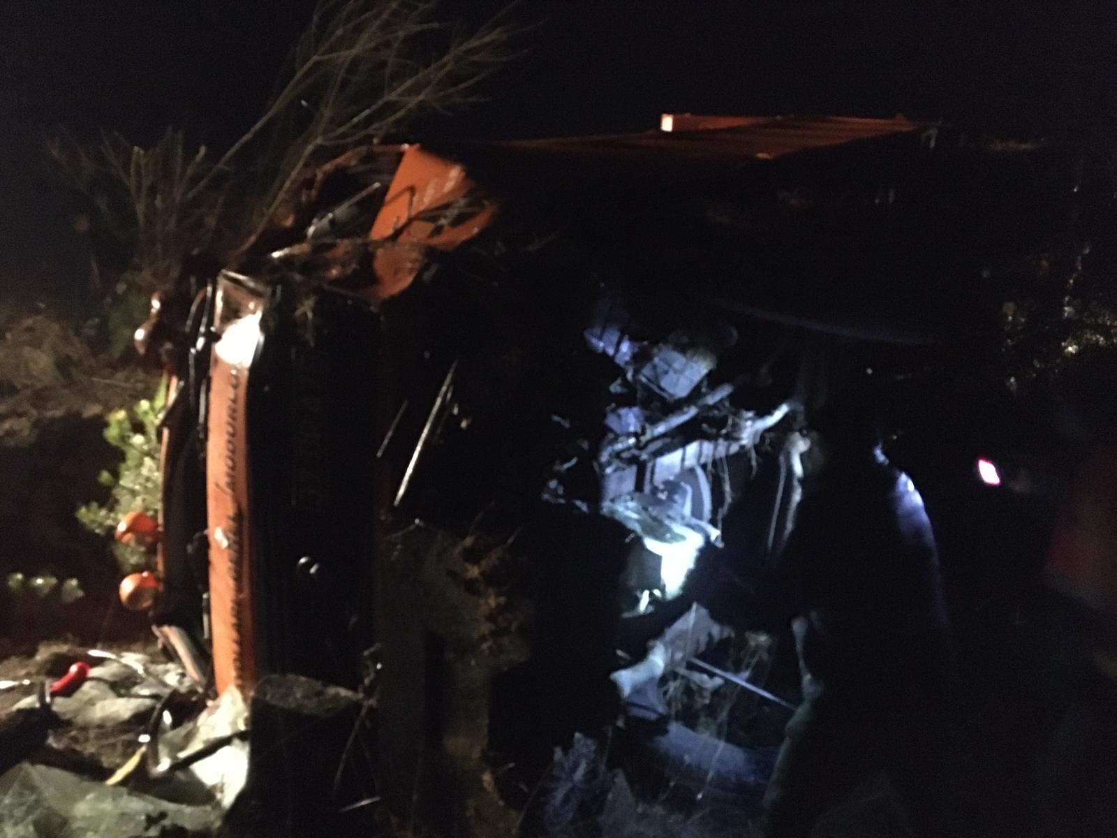 Kastamonu’da şarampole devrilen kamyonun sürücüsü yaralandı
