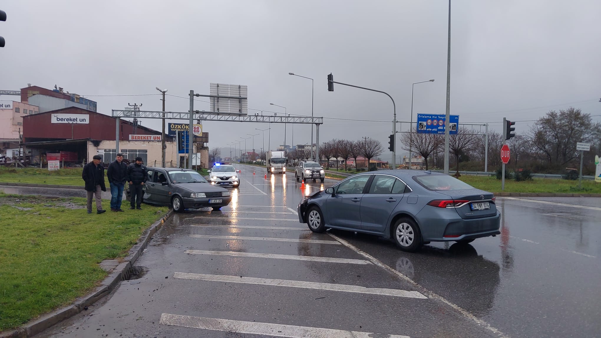 Samsun’da iki otomobilin çarpıştığı kazada 4 kişi yaralandı