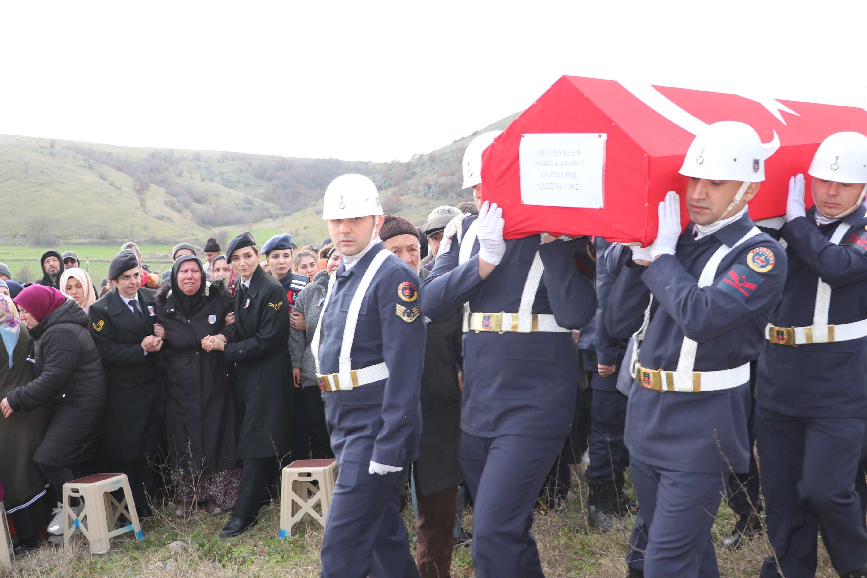 Trafik kazasında hayatını kaybeden Uzman Onbaşı Karabut son yolculuğuna uğurlandı