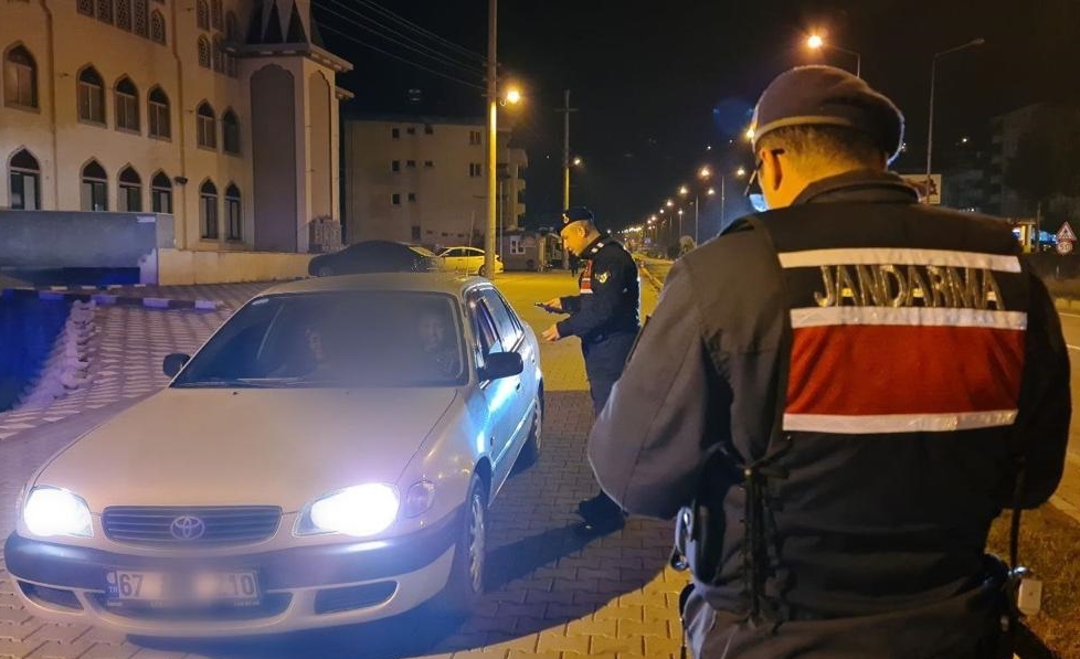 Zonguldak jandarması yılbaşı gecesi suçlulara göz açtırmadı