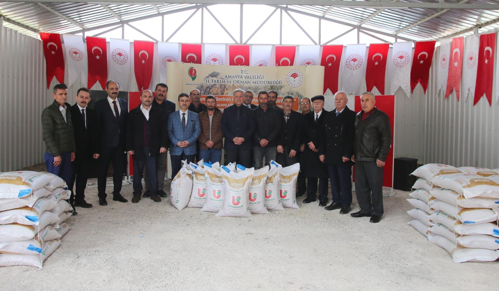 Amasya’da 400 üreticiye 44 ton nohut tohumu dağıtıldı
