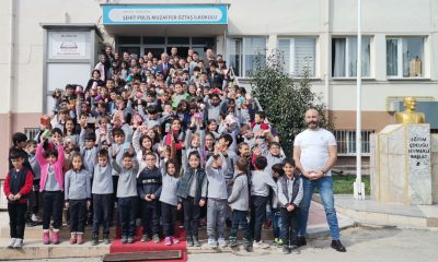 Amasya’da ilkokul öğrencileri kumbaralarındaki parayı depremzedelere bağışladı
