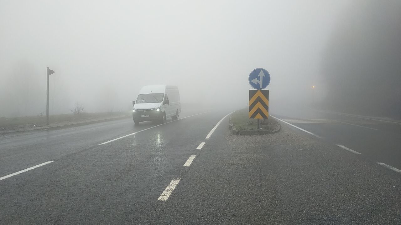 Anadolu Otoyolu ve D-100 kara yolu Bolu Dağı kesiminde sis etkili oluyor